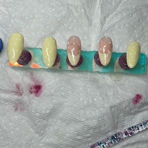 Polka Dot Press-On Nails